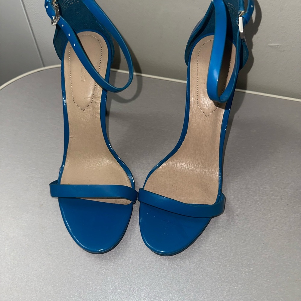 Elegant Blue Strappy Women's Sandals